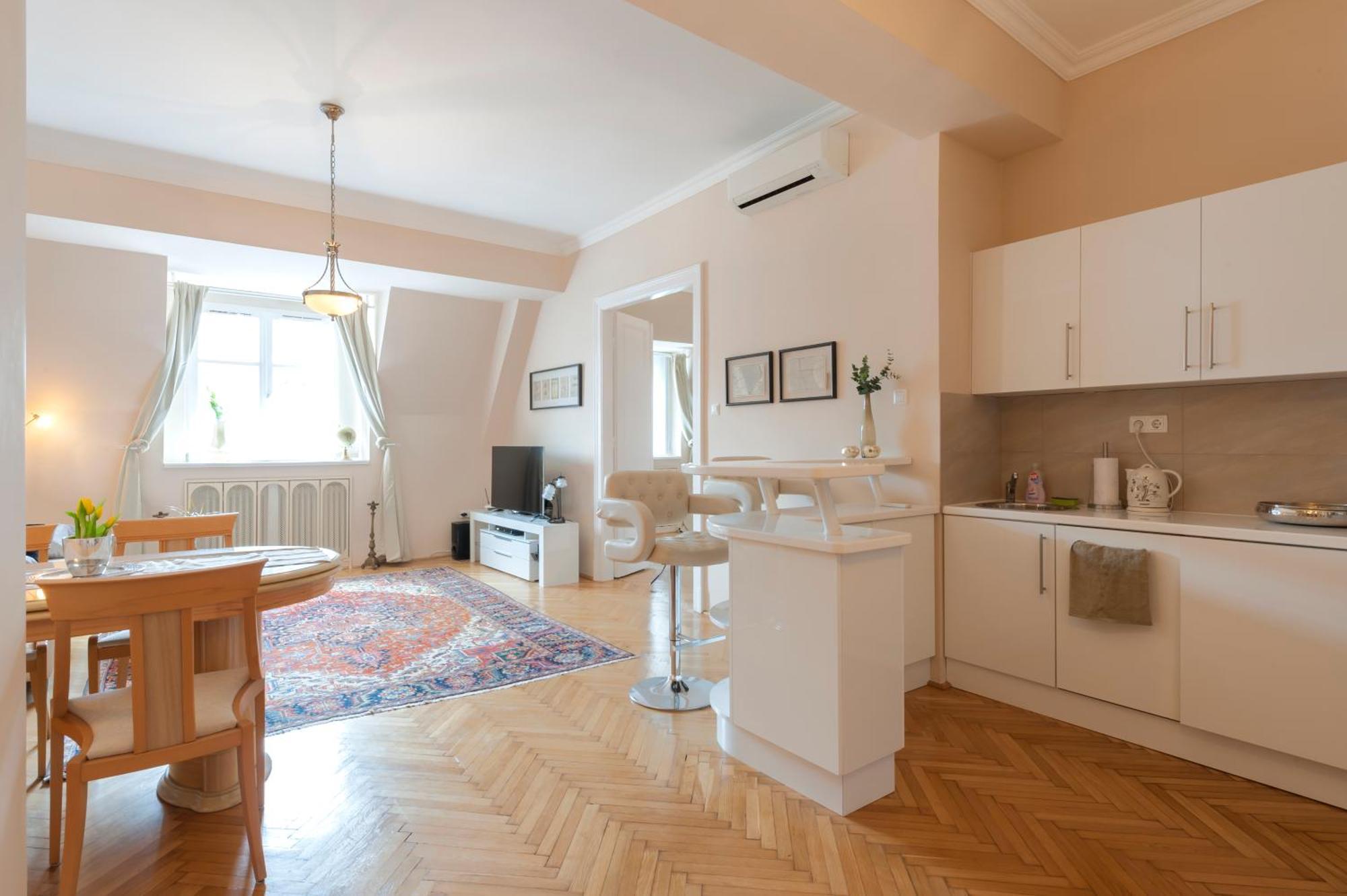 Salalala Budapest