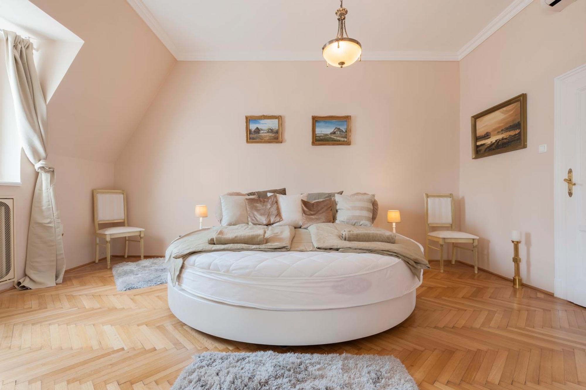 Salalala Budapest